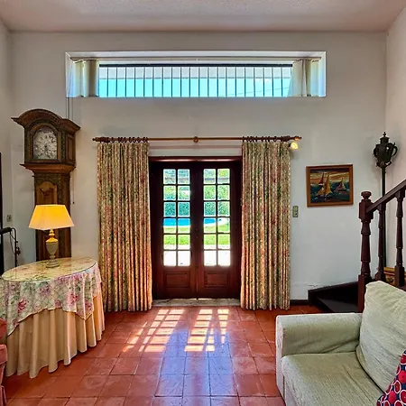 Casa De Com Piscina